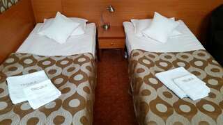 Отель Hotel Trojka Пшемысль Двухместный номер с 1 кроватью или 2 отдельными кроватями - Подходит для гостей с ограниченными физическими возможностями-2
