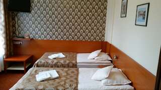 Отель Hotel Trojka Пшемысль Двухместный номер с 1 кроватью или 2 отдельными кроватями - Подходит для гостей с ограниченными физическими возможностями-3
