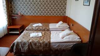Отель Hotel Trojka Пшемысль Двухместный номер с 1 кроватью или 2 отдельными кроватями - Подходит для гостей с ограниченными физическими возможностями-4