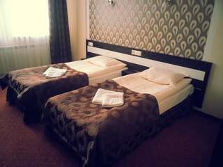 Отель Hotel Trojka Пшемысль Двухместный номер с 2 отдельными кроватями-6