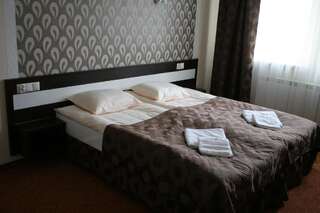 Отель Hotel Trojka Пшемысль Двухместный номер с 2 отдельными кроватями-13